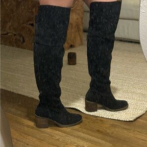 Black Knee-High Women's Boots